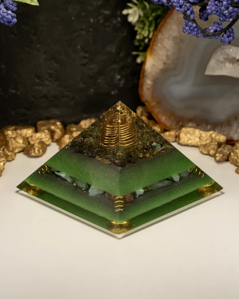 Gizeh Orgonit Pyramide "Waldkönigin"
