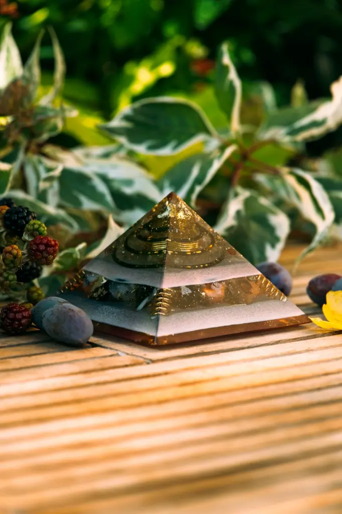 Gizeh Orgonit Pyramide "Larethiel"