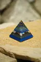 Classic Orgonit Pyramide "Tiefseeleuchten" 