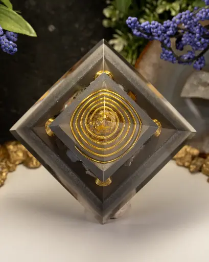 [GOP-240625-04I] Gizeh Orgonit Pyramide "Silberfluss"