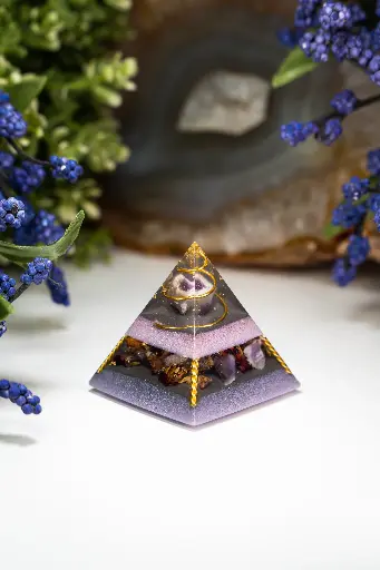 [COP-240830-02] Classic Orgonit Pyramide "Ethereal Bloom"