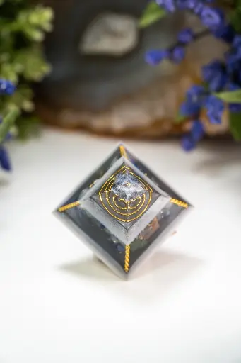 [COP-240830-01] Classic Orgonit Pyramide "Mystic Ice" 