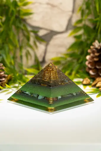 [GOP-240928-02] Gizeh Orgonit Pyramide "Waldkönigin"