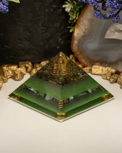 [GOP-240928-02] Gizeh Orgonit Pyramide "Waldkönigin"
