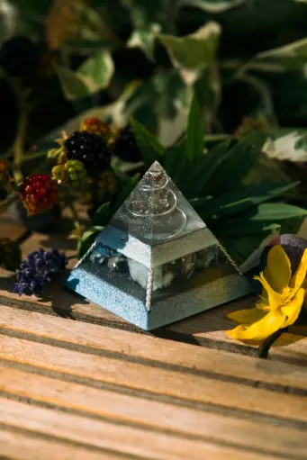 [SCOP-250625-02] Classic Orgonit Pyramide "Mirithil"