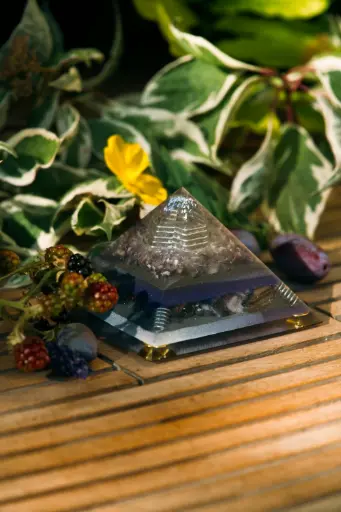 [SGOP-250625-01] Gizeh Orgonit Pyramide "Vaeloria"  