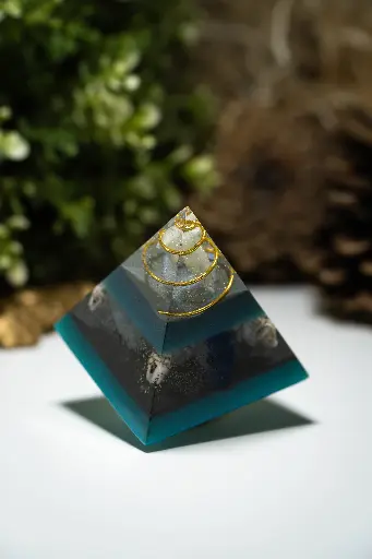 [COP-240724-01] Classic Orgonit Pyramide "Ozeanherz der Klarheit" 