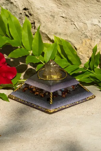 [GOP-240830-01] Gizeh Orgonit Pyramide "Lavendellicht"