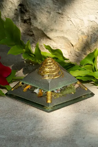[GOP-240830-07] Gizeh Orgonit Pyramide "Forest Guardian" 