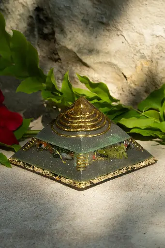[GOP-240830-08I] Gizeh Orgonit Pyramide "Sacred Grove"